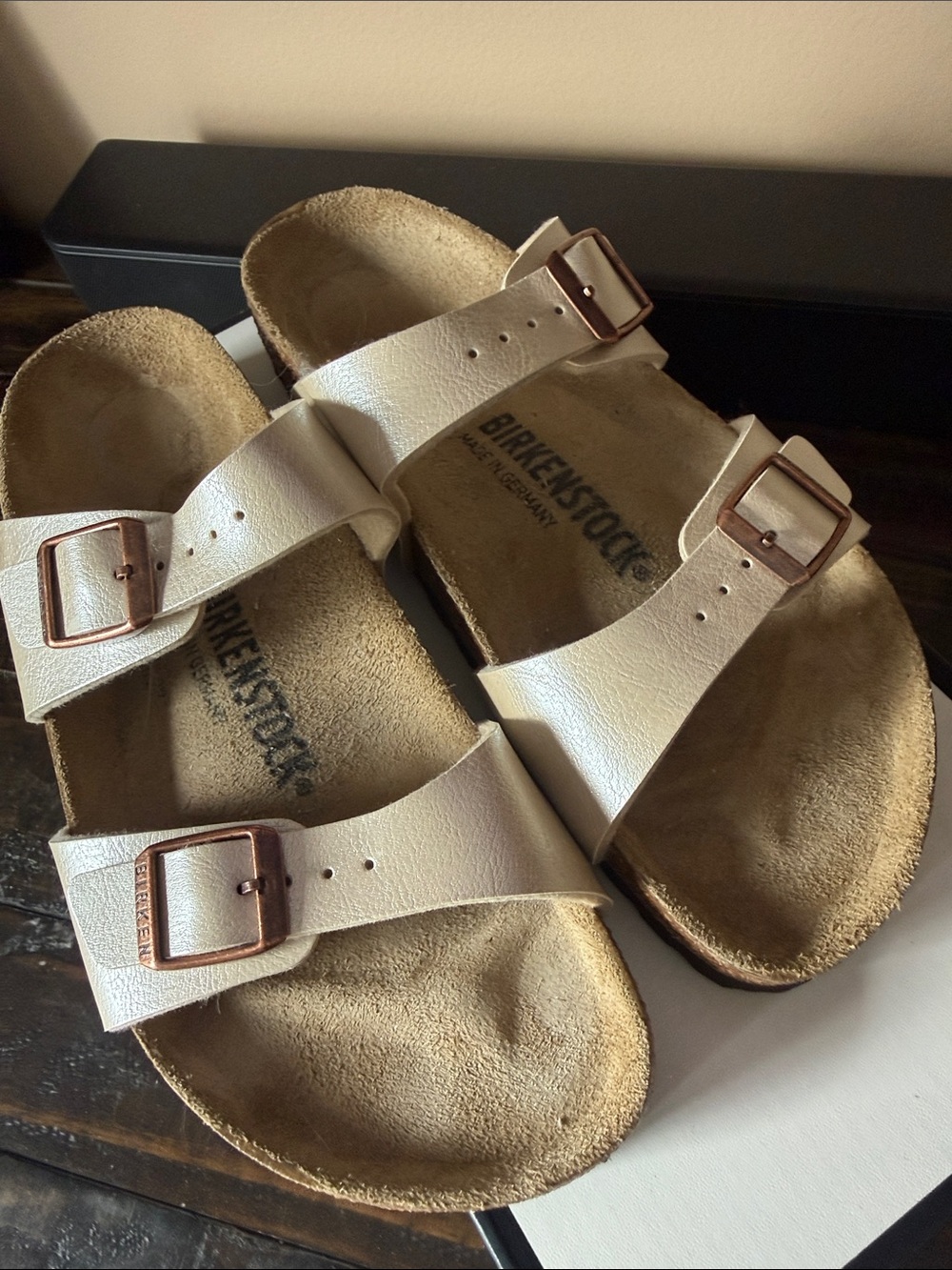 Birkenstock Sydney Birko-Flor™
Women's Flat Sandals- Pearl White -7-7.5 (38)